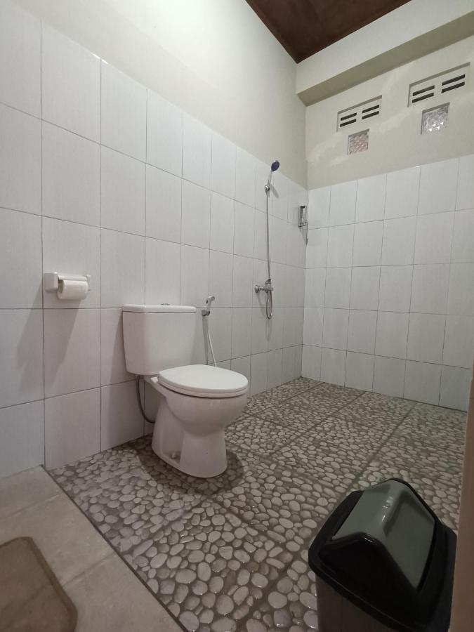 Made Oka Budget Room موندوغْ المظهر الخارجي الصورة