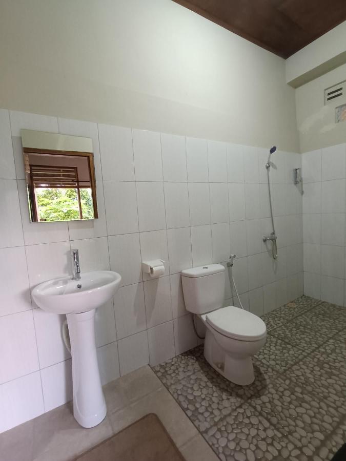 Made Oka Budget Room موندوغْ المظهر الخارجي الصورة